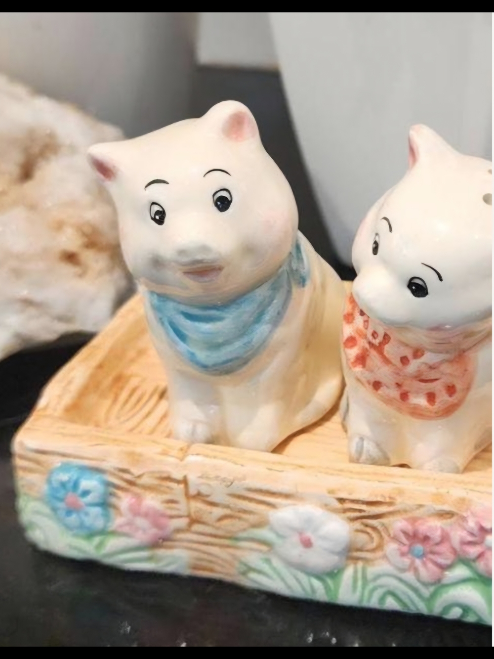 Vintage 1994 Mercuries USA Ceramic Pig Salt & Pepper Shakers Trough Tray Set